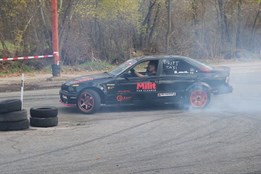 Milovníci aut přispěli na zakoupení vozu pro zdravotně postiženého chlapce