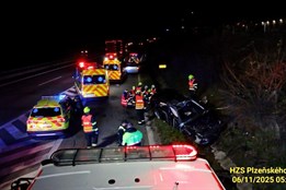 Tragická nehoda na nájezdu na dálnici. Jeden mrtvý, další čtyři zranění