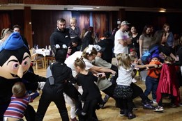 Děti mohly v domě kultury zažít Strašidelný Halloween