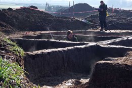 Archeologové u Kokor odhalili pozůstatky pravěkých vesnic v trase budoucí dálnice D55