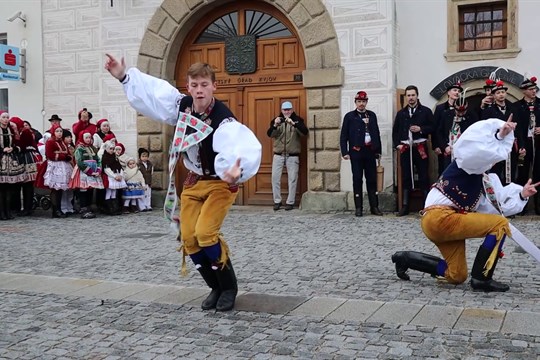 Víkend patřil krojovaným, kteří slavili Martinský hody