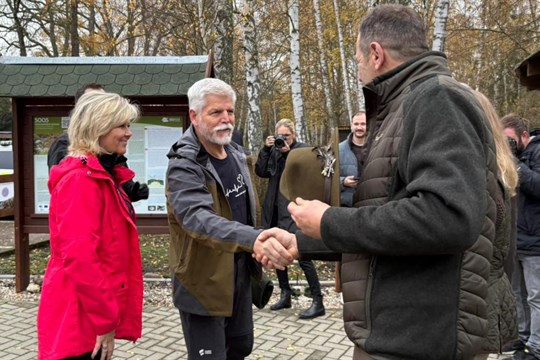 Prezident Pavel pokračuje v návštěvě Karlovarského kraje, zamířil poznávat přírodní krásy, pohovoří i se studenty
