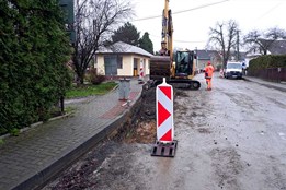 Rovensko rozkopané až do prosince: pokračují práce na silnici II/369