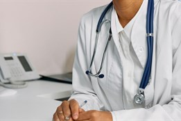 Bezplatné praxe pro mediky: Karlovarský kraj chce víc lékařů pro děti i dospělé