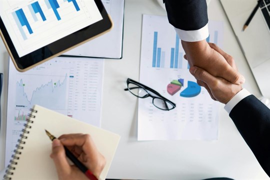 Sliby nové české vlády – bude se spíše šetřit nebo utrácet?