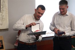 Hasiči a starosta ocenili rybáře, kteří zachránili tři životy