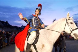 Svatý Martin přivezl do Starého Města mladá vína i podívanou pro lidi