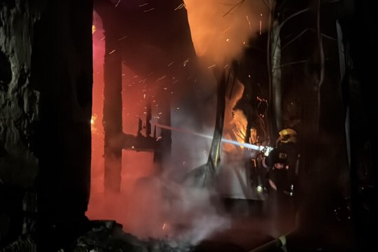 Druhý stupeň poplachu ve Frýdlantu. Sedm jednotek hasičů likvidovalo velký požár