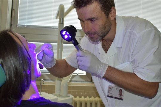 Preventivní akce na rakovinu úst ve FN Plzeň odhalila 18 lidí s přednádorovými změnami