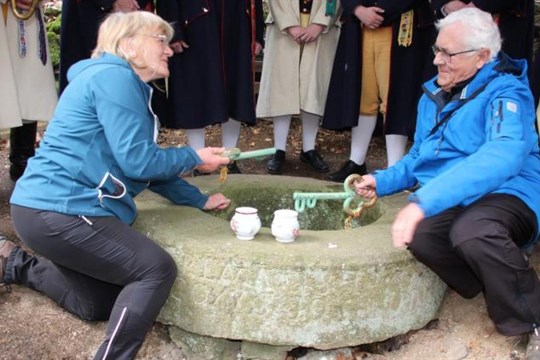 Česká studánka už je odemčená: Turistická sezóna je oficiálně v plném proudu