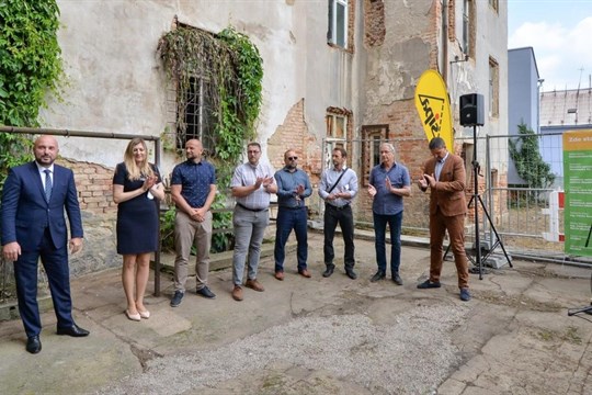 Plzeň začala s rekonstrukcí dalších bytových domů v Kotkově ulici