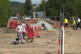 Klasická křižovatka se mění na okružní