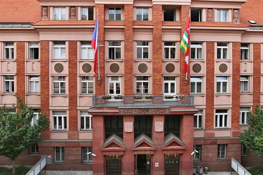 V nové jedenáctičlenné radě Plzeňského kraje má být sedm náměstků. Už jsou jasná všechna jména!