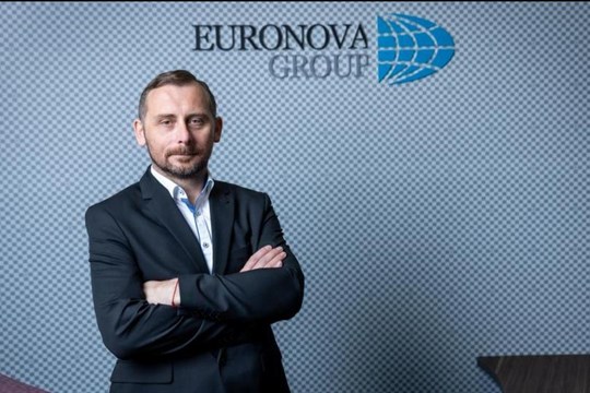 Radek Novák: Hysterie a směšnost pirátů, první uprchlíci skáčou z lodi