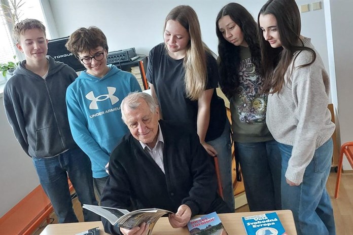 Cenu 1. června získá novinář, spisovatel a publicista Karel Sedláček