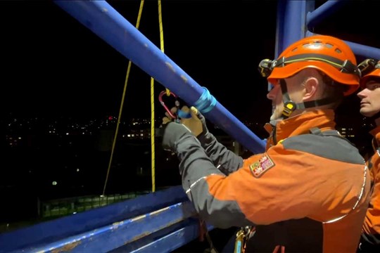 Výcvik hasičů ve výškách připomněl reálnou záchranu