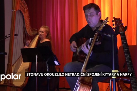 Stonavu okouzlilo netradiční spojení kytary a harfy