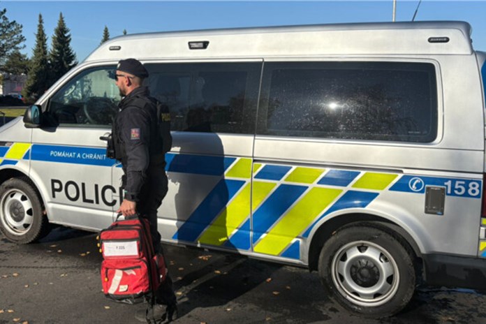 Otec a syn zachránili život seniorovi. Oba jsou policisté