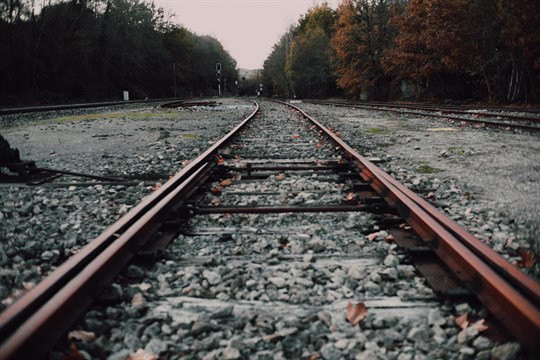 Ve Zlíně-Malenovicích srazil vlak cyklistu. Muž bohužel nepřežil