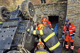 V Želechovicích nad Dřevnicí zavalila muže čtyřkolka