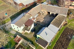 Ženu kopl kůň do hlavy. Byla letecky přepravena do nemocnice