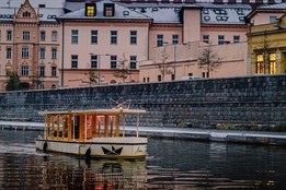 Olomouc spouští nové vánoční trhy na náplavce