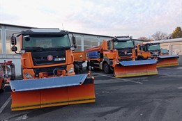 Sypače letos poprvé vyjely na silnice. Nejdříve na Vsetínsku, pak i v dalších okresech