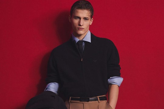 Outfity do listopadové kanceláře: jak vypadat elegantně a zároveň se zahřát