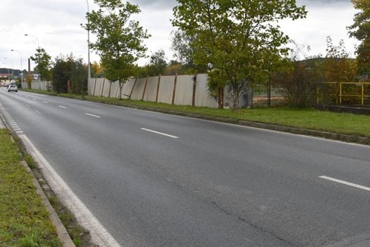 Na Jateční ulici chyběla část cyklostezky, město začalo s jejím dokončením