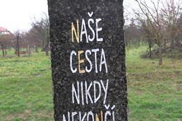 V Uherském Ostrohu přibyly památníky na romskou osadu a židovský hřbitov