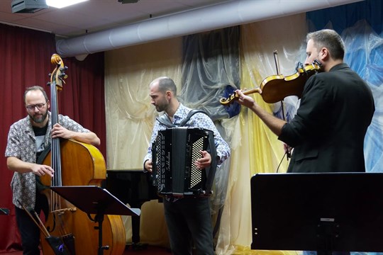 V koncertním sále ZUŠ měl premiéru repertoár Invisible World Tomáše Lišky