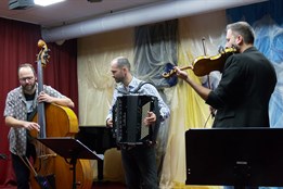 V koncertním sále ZUŠ měl premiéru repertoár Invisible World Tomáše Lišky