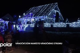 Vánoční dům namísto vánočního stromu rozsvítili ve Vrbně pod Pradědem
