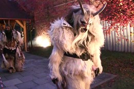 Do Zarazic se sjeli čerti i ohňová show