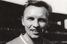 Smutek v Plzni. Zemřel nejstarší žijící fotbalista Viktorie, jako trenér vedl i Davida Limberského