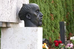 Město vydalo průvodce mařatickým hřbitovem