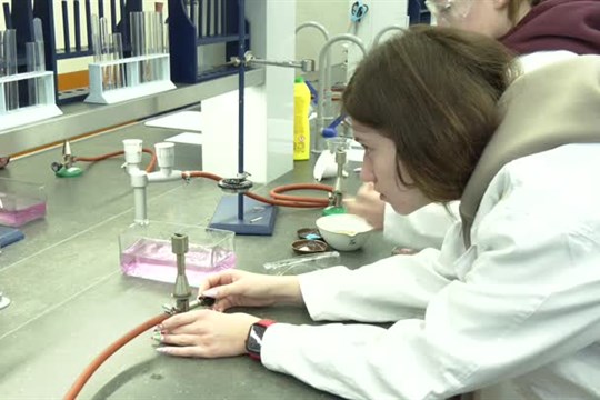 Gymnázium v Tanvaldě má novou učebnu chemie