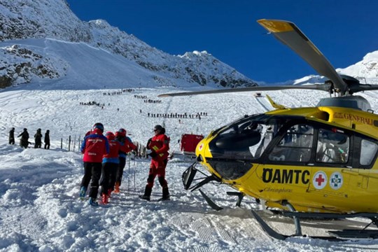 Čeští horští záchranáři pomáhali hledat zasypané lavinou na ledovci Stubai v Tyrolsku