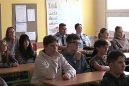 Šesťáci a osmáci se díky městské policii dozvídají více o kyberbezpečnosti