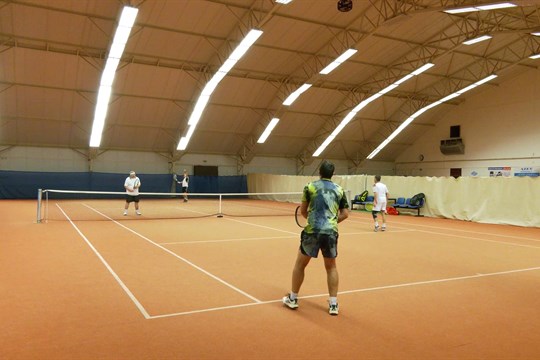 Tenisový turnaj TVS ovládli Trubačík se Sládkem