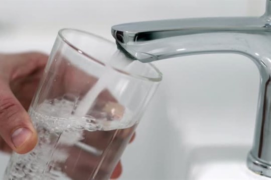 Cena pitné vody stoupne příští rok jen mírně