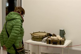 Tajemství depozitářů seznamuje s rukodělnou činností našich předků