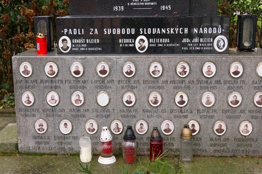 Uherské Hradiště opravilo další památníky obětem války