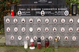 Uherské Hradiště opravilo další památníky obětem války