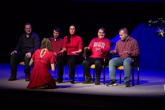 Základní a Praktická škola Čtverka uspořádala besídku s předvánočním koledováním