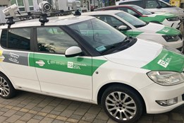 Parkování v ulicích Zlína bude kontrolovat chytré kamerové auto