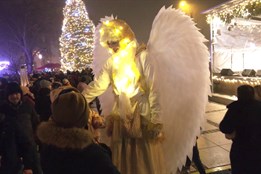 Na náměstí Míru rozsvítili vánoční stromeček a zahájili letošní advent