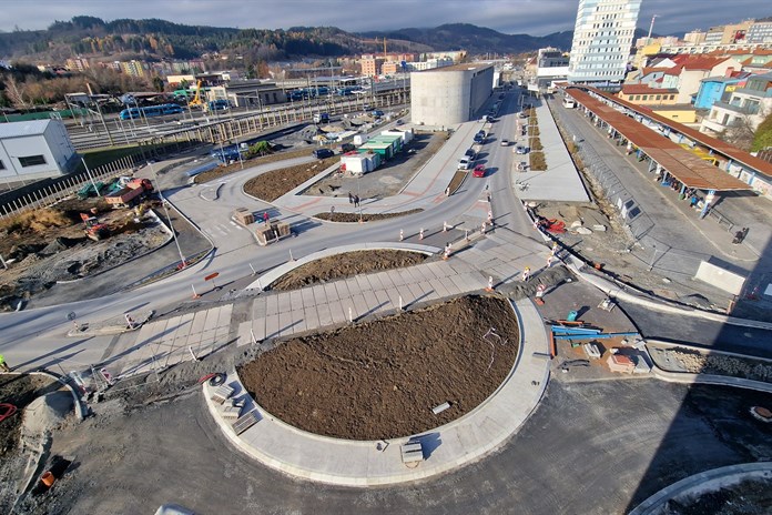 Nová okružní křižovatka zjednoduší přístup do Vsetínské nemocnice