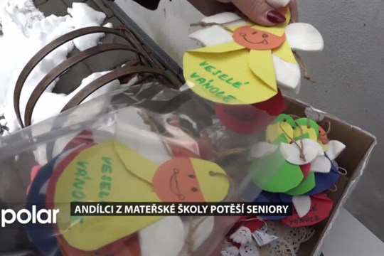 Andílci z mateřské školy potěší seniory