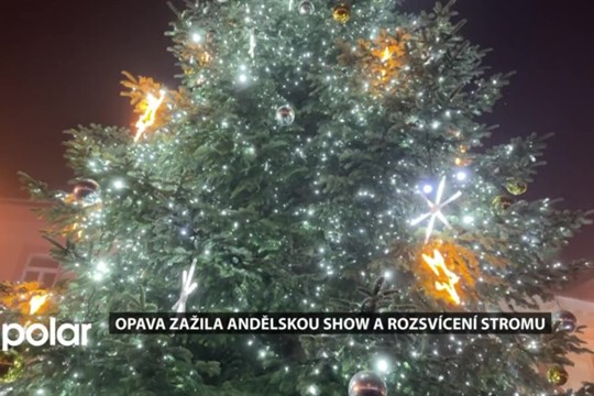 Rozsvícení vánočního stromu na Dolním náměstí v Opavě rozzářilo stovky úsměvů